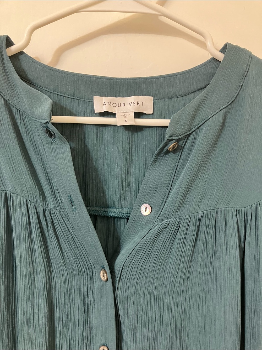 Amour Vert Carrington Blouse, Jade, size small - Picture 3 of 4